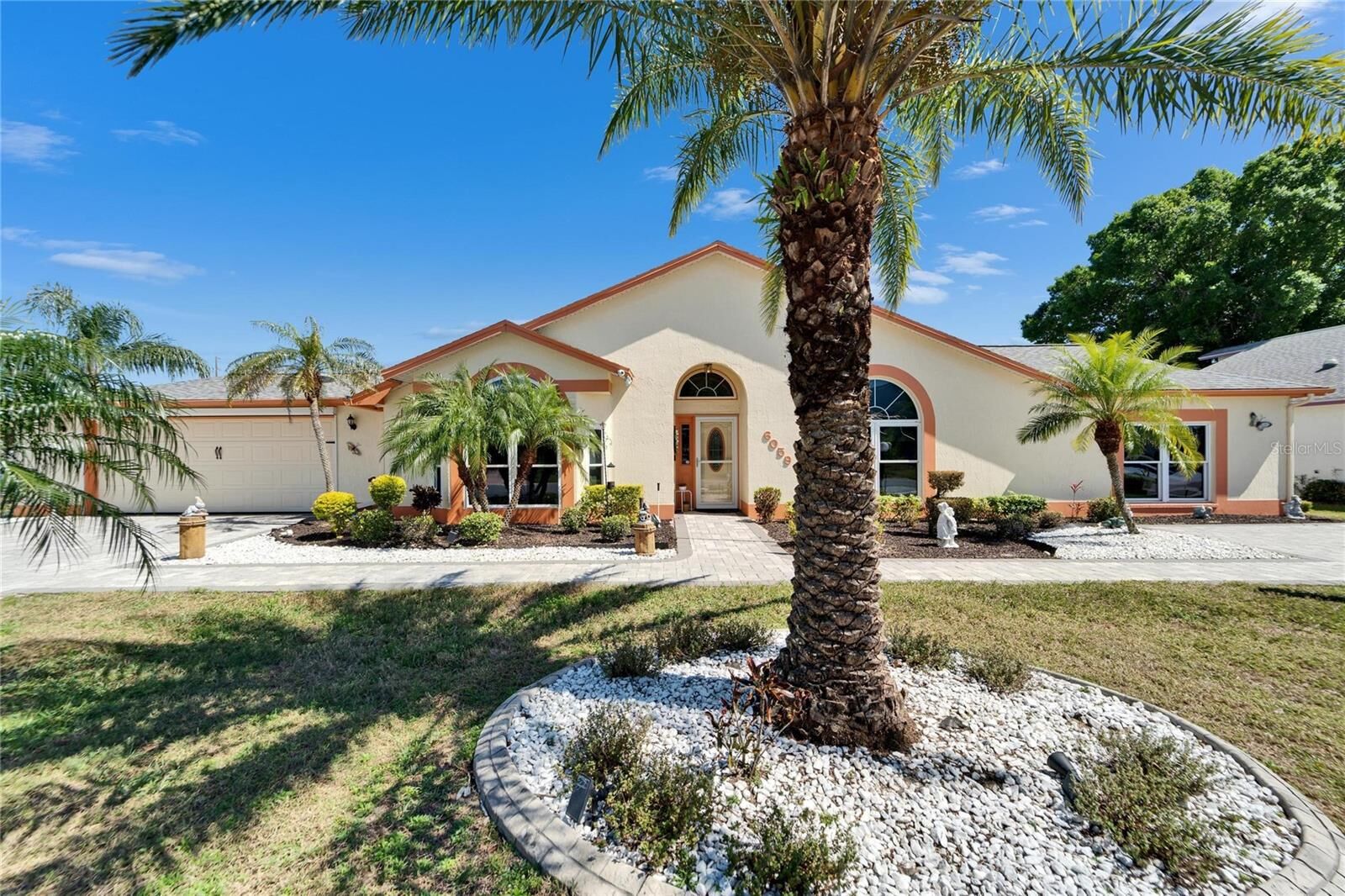 Property Photo:  6059 Condor Drive  FL 33809 