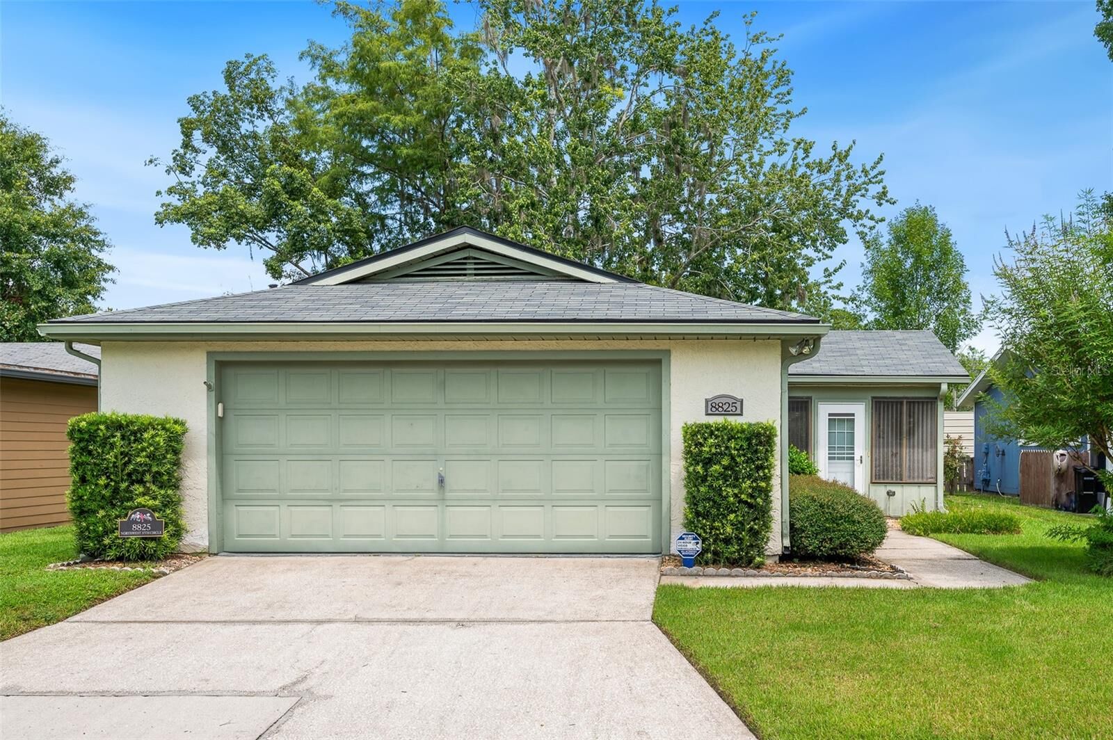 Property Photo: 8825 NW 37th Circle FL 32653