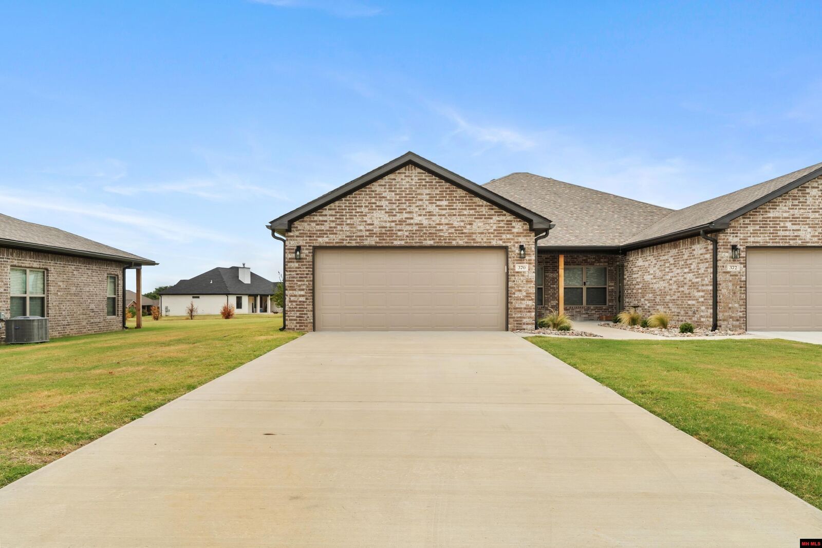 Property Photo: 370 Turnberry Court AR 72653