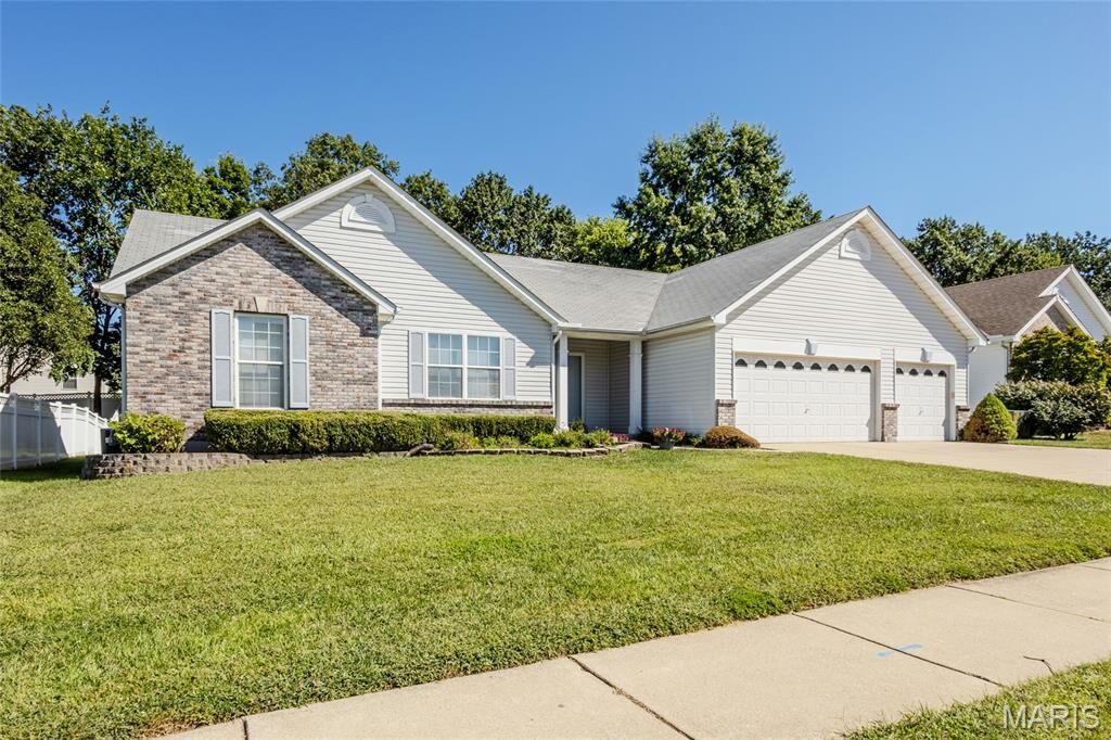 Property Photo:  1413 Sunview Drive  MO 63366 