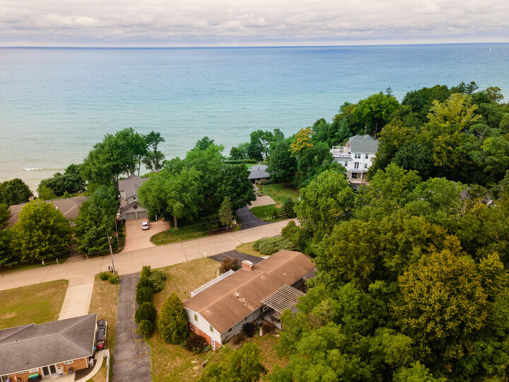Property Photo: 48020 Ridge Road MI 49117