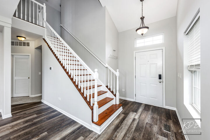 Property Photo: 558 Pinebrook Drive IL 60490