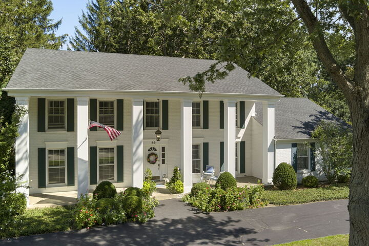 Property Photo: 46 Berkshire Lane IL 60069