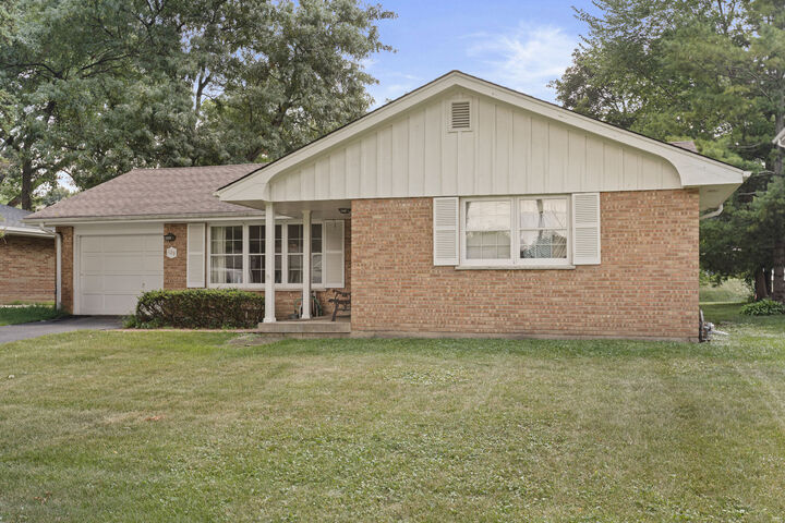 129 Monument Avenue  Barrington IL 60010 photo