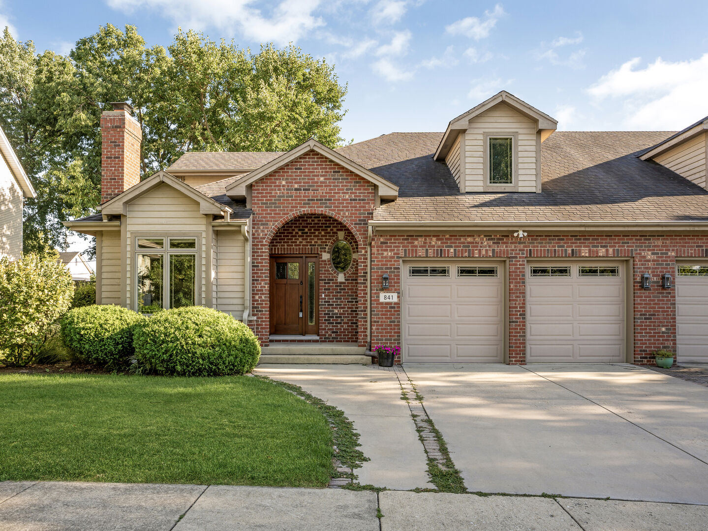 Property Photo: 841 Rogers Street IL 60515
