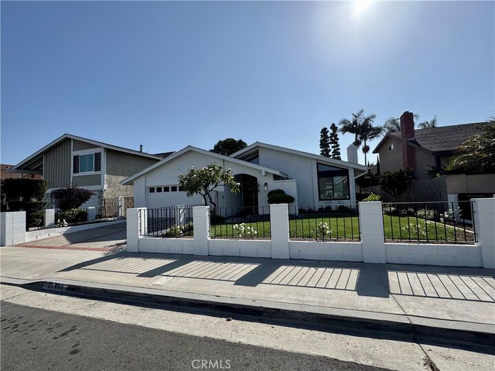 20462 Alisa Lane  Huntington Beach CA 92646 photo