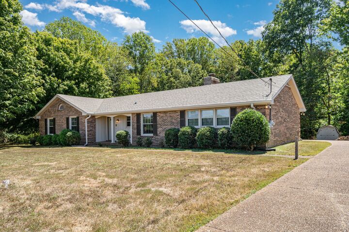 Property Photo: 6124 Eatons Creek Rd TN 37080