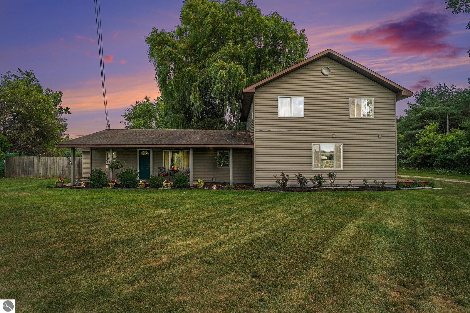 Property Photo: 4832 N Dickenson Road MI 48618