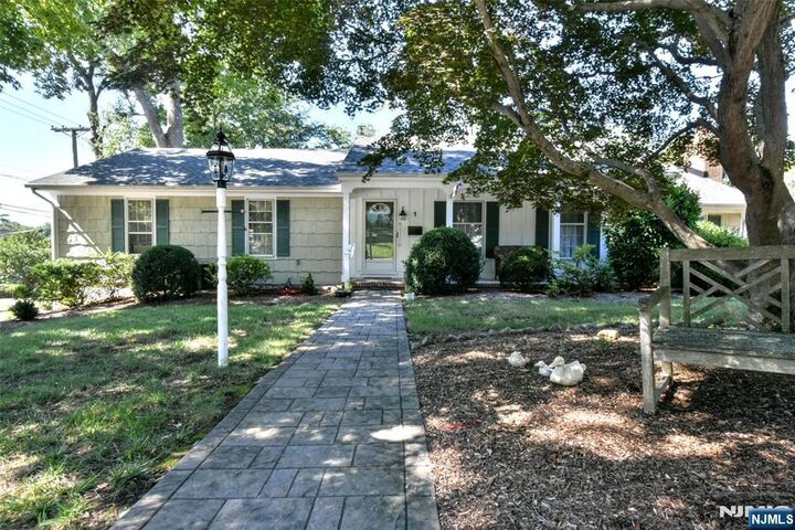 1 Zimmerman Court  Midland Park NJ 07432 photo