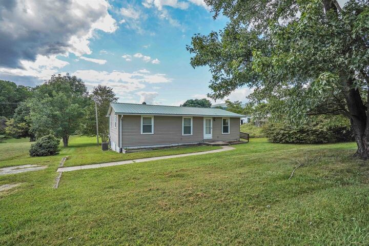 Property Photo: 2176 Curve Road VA 24134