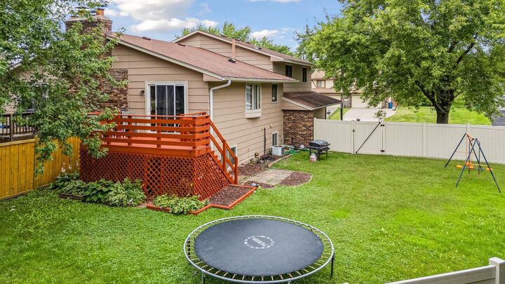 Property Photo: 9225 29th Avenue N MN 55427