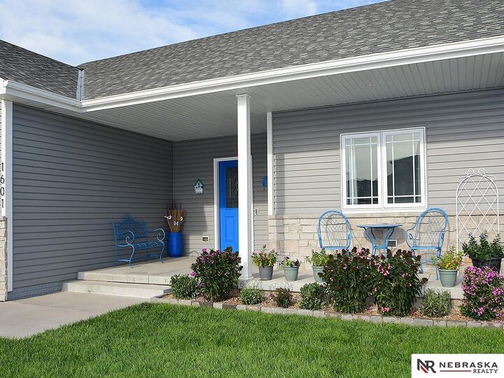 Property Photo: 1601 NW 52nd Street NE 68528