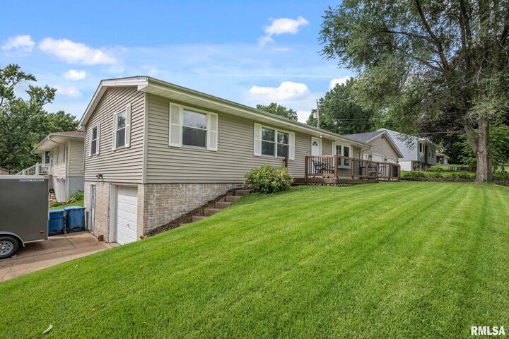 Property Photo:  500 May Street  IL 52753 