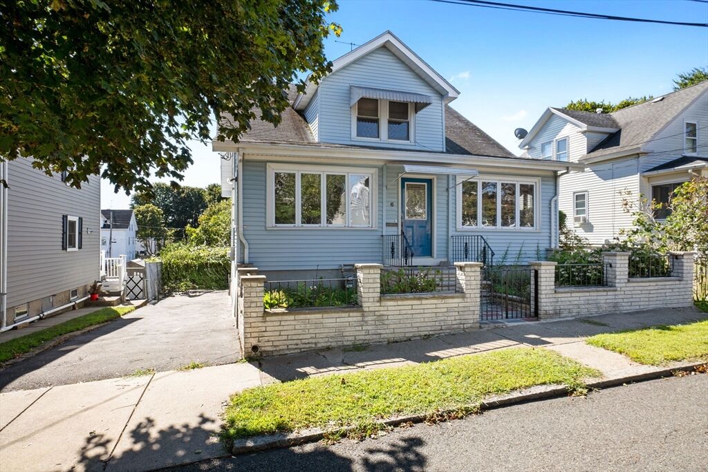 Property Photo:  6 Englewood Rd  MA 01960 
