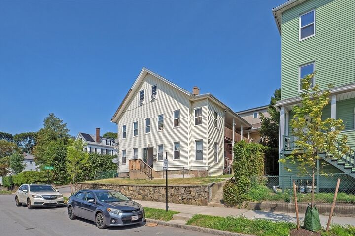 Property Photo: 19 Elizabeth St MA 01605