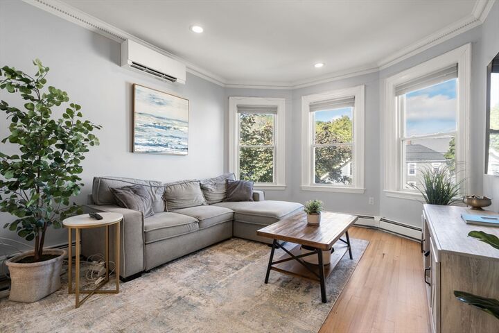Property Photo: 118 Franklin St 3 MA 02445