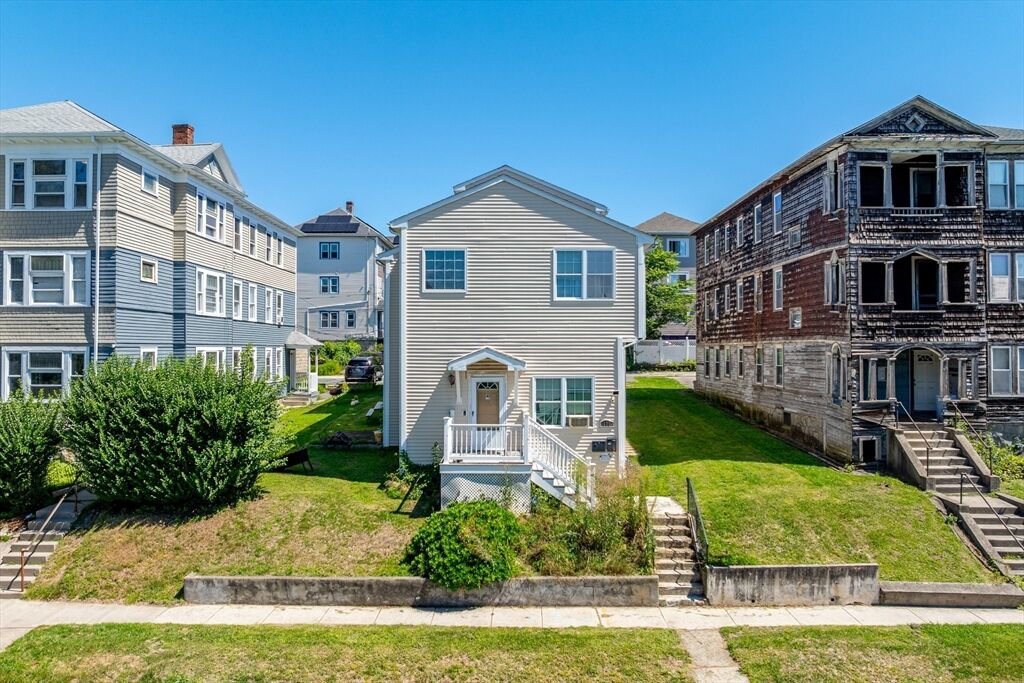 Property Photo: 133 Providence St B MA 01604