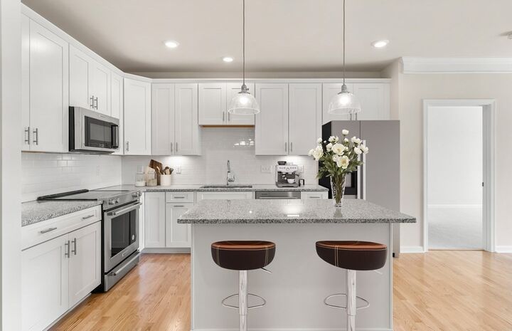 Property Photo:  2 Stratton Drive 108  MA 01801 
