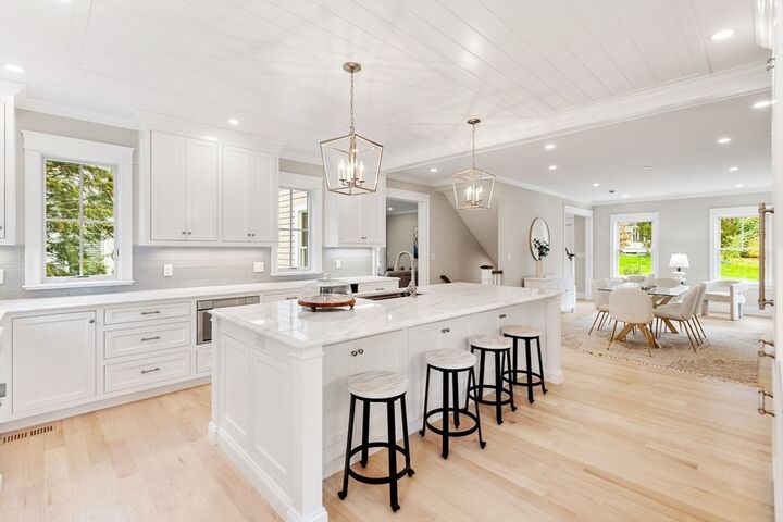 Property Photo:  6 Revolutionary Road  MA 02421 