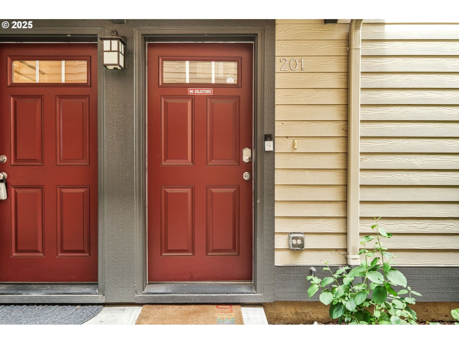 Property Photo:  1120 SW 170th Ave 201  OR 97003 