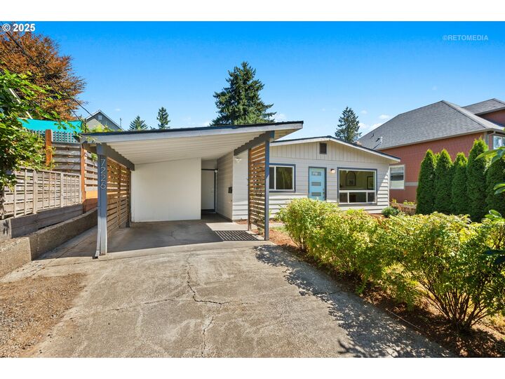 Property Photo: 7226 SW 32nd Ave OR 97219