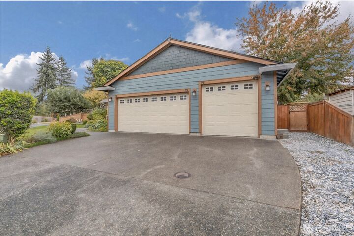 Property Photo:  807  21st Street NW  WA 98371