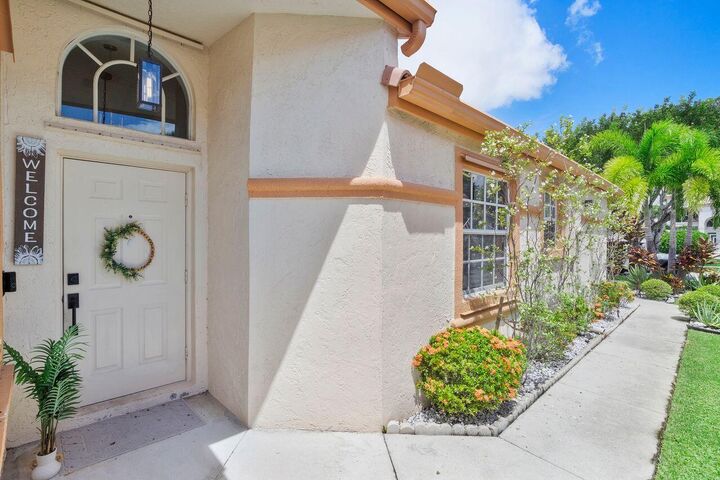 Property Photo: 7654 Rockport Circle Circle FL 33467