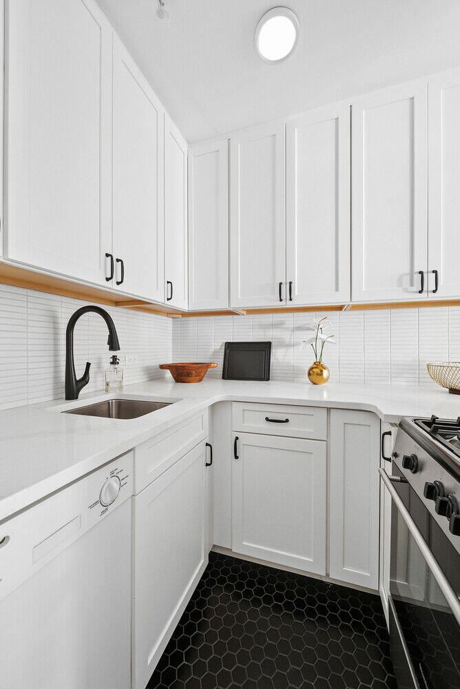 Property Photo: 212 E 77th Street 1A NY 10075