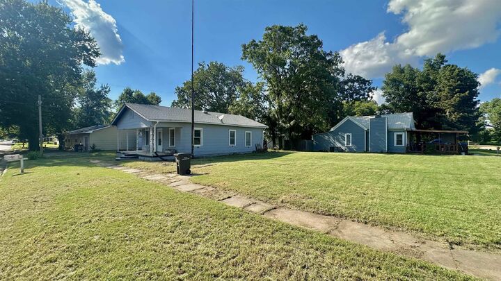 Property Photo:  410 E Taylor Ave  KS 67005 