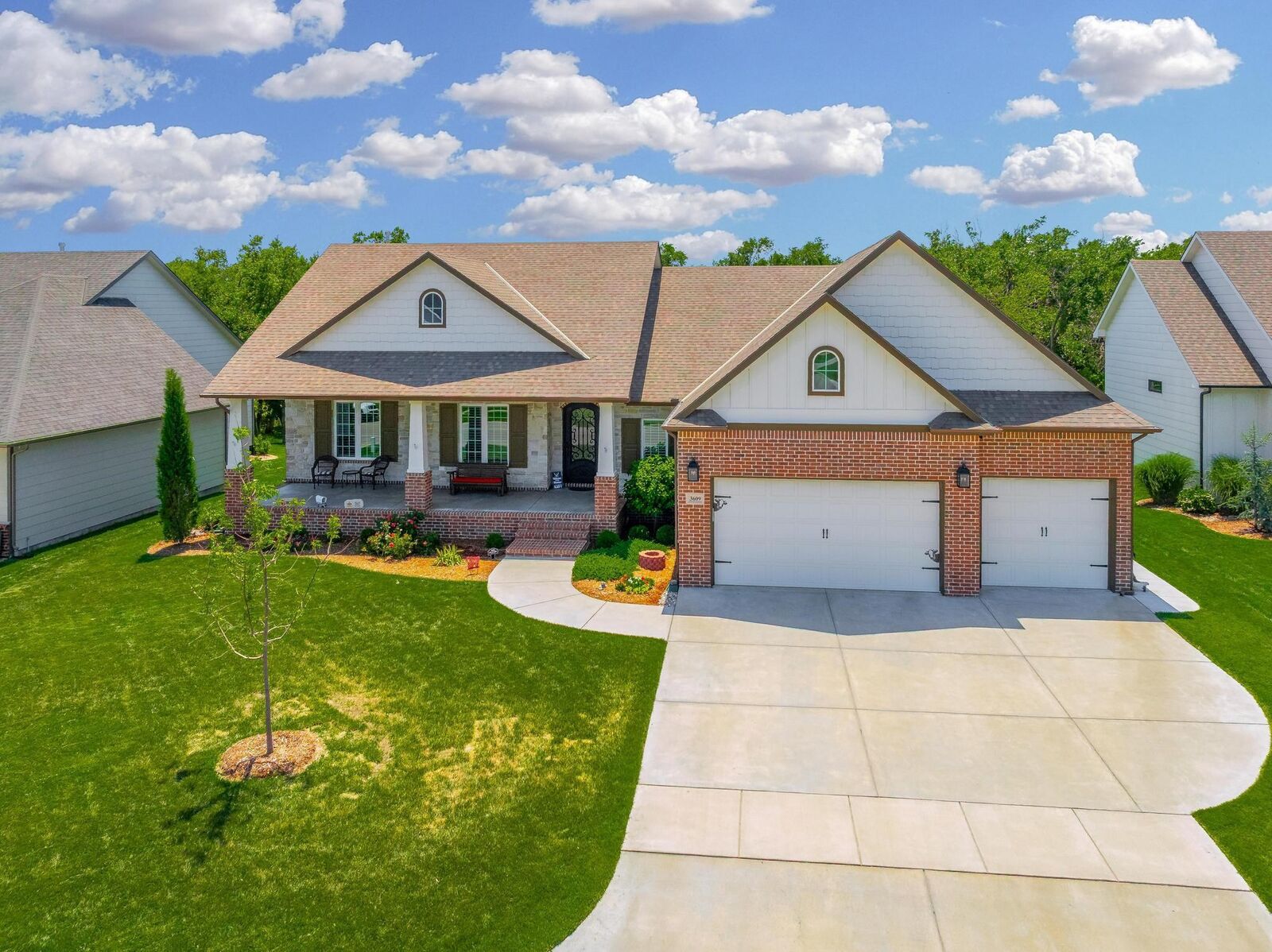 Property Photo: 3609 N Crest St KS 67226