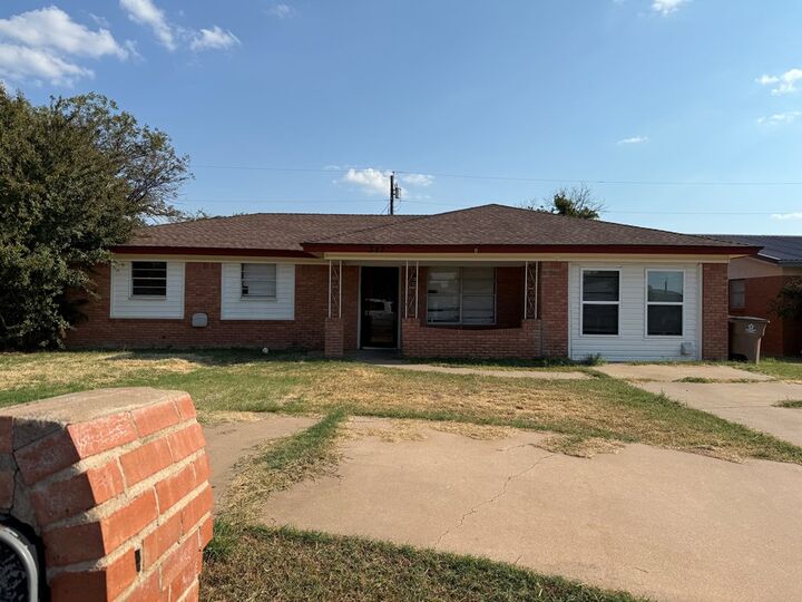 Property Photo: 317 Van Zandt St TX 76905