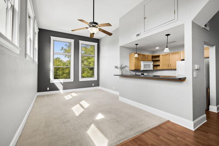 Property Photo: 1009 Summit Avenue 5 WI 53589