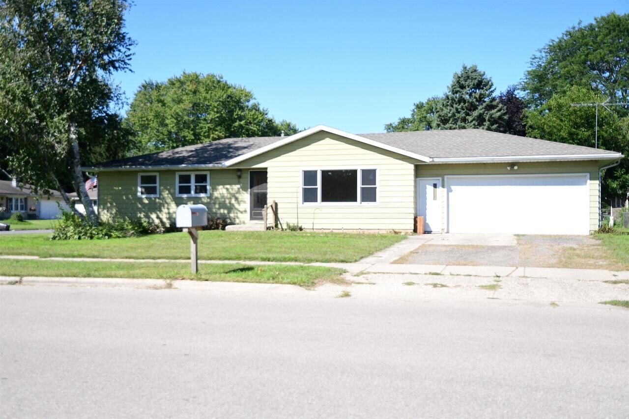 Property Photo:  315 North Perry Parkway  WI 53575 