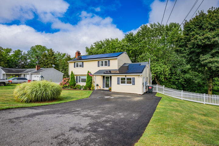 Property Photo:  50 Kim Lane  CT 06450 