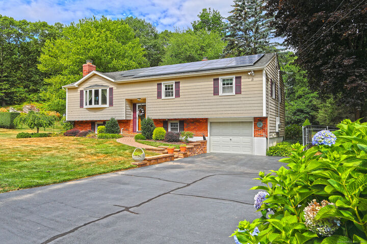 Property Photo: 30 Lakeview Drive CT 06460