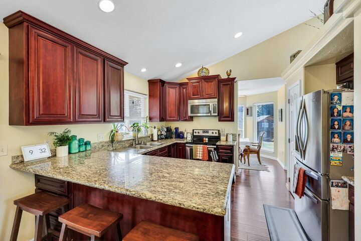 Property Photo: 5808 N Hermosa Cir WA 99027