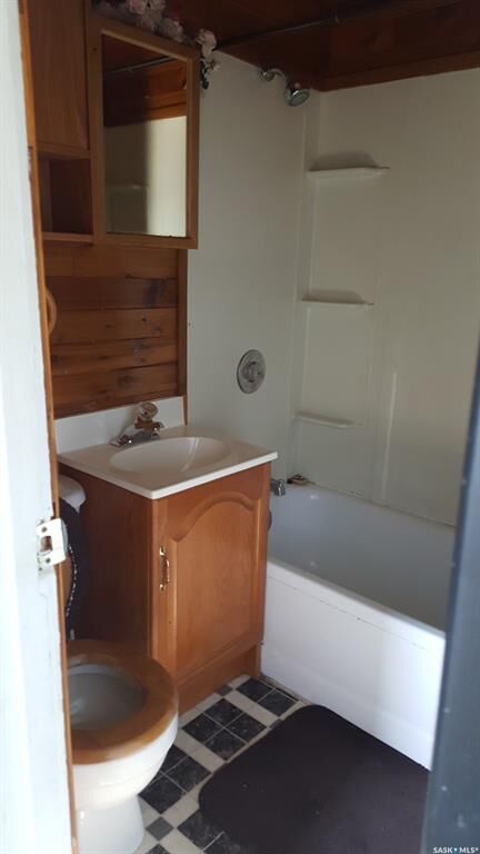 Property Photo:  1226 8th Street  SK S4A 1H3 