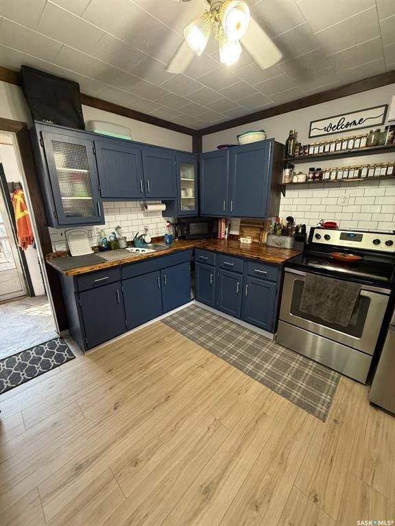 Property Photo: 931 111th Street SK S9A 2K2
