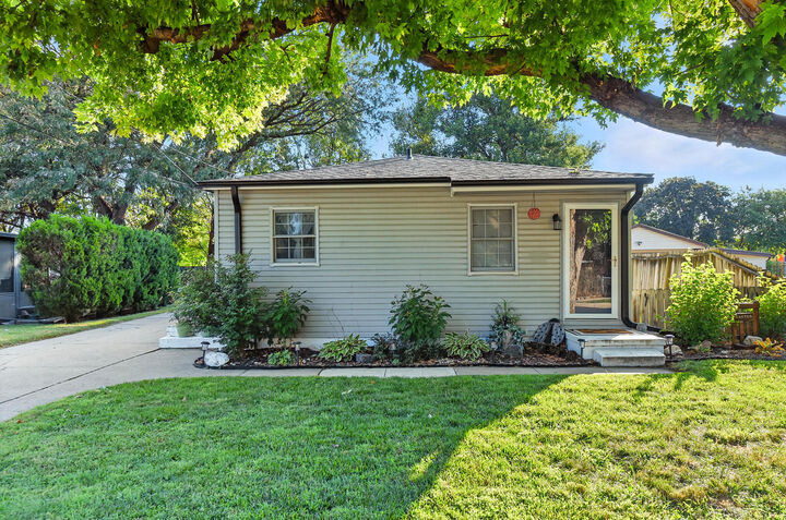 Property Photo: 1327 Westside Dr Drive IA 51501