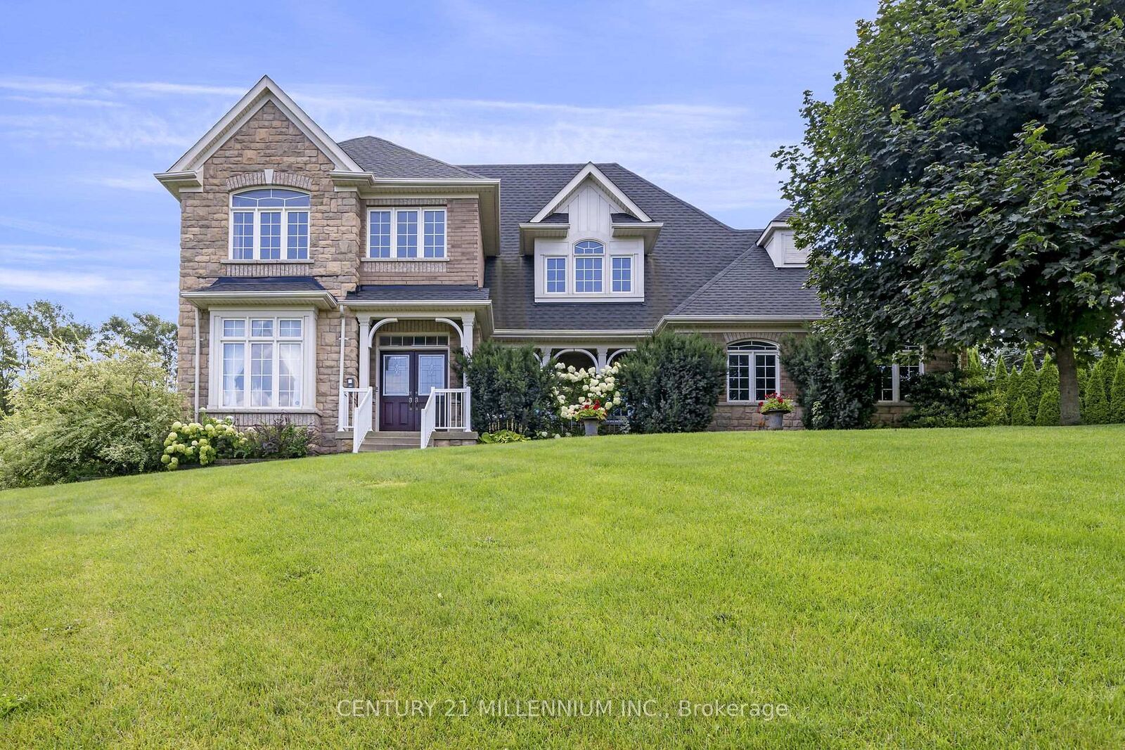 Property Photo:  15 Upper Canada Drive  ON N0B 1Z0 