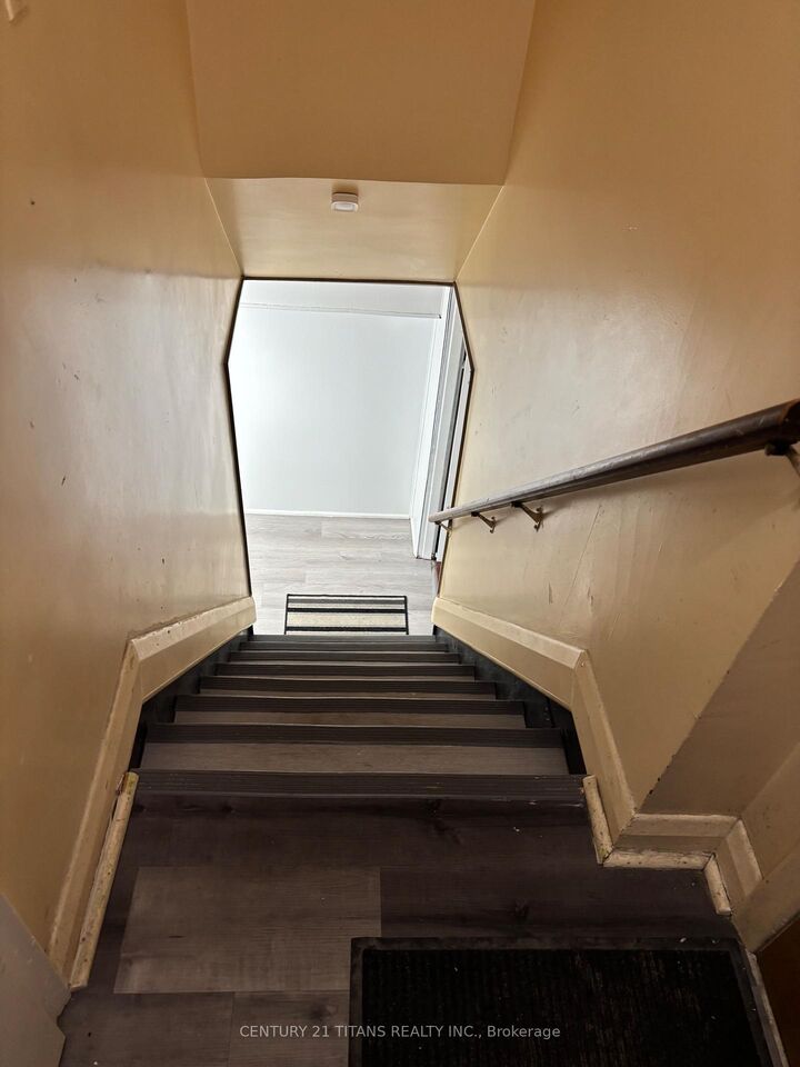 Property Photo: 94 Taunton Road W Bsmt ON L1G 3T2