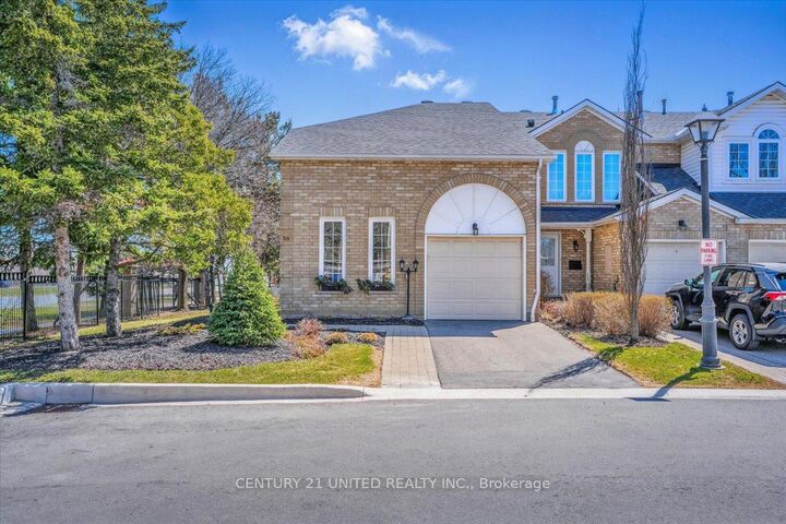 58 Heathcliffe Square 58  Brampton ON L6S 5R5 photo
