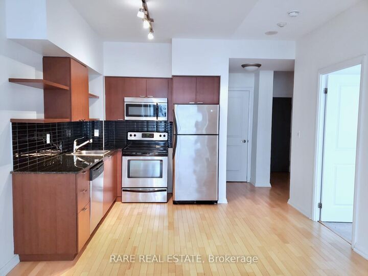 Property Photo: 35 Hayden Street 1009 ON M4Y 3C3
