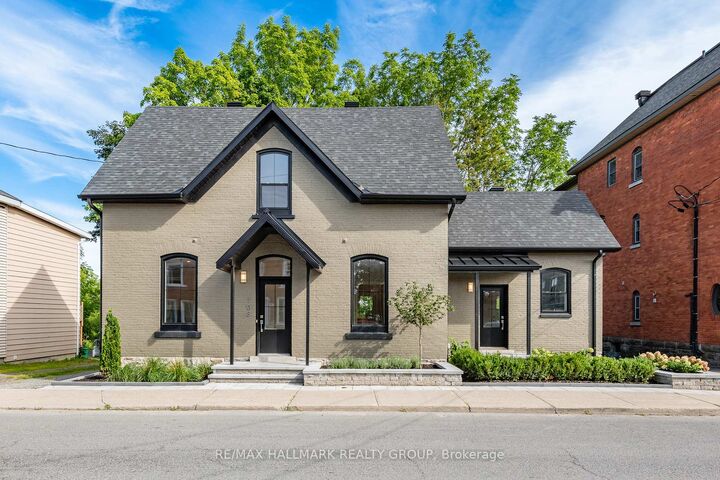 Property Photo: 108 Clothier Street E ON K0G 1J0
