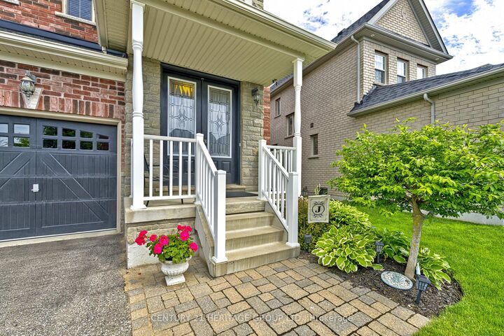 Property Photo:  28 Boyces Creek Court  ON L7C 3S2 