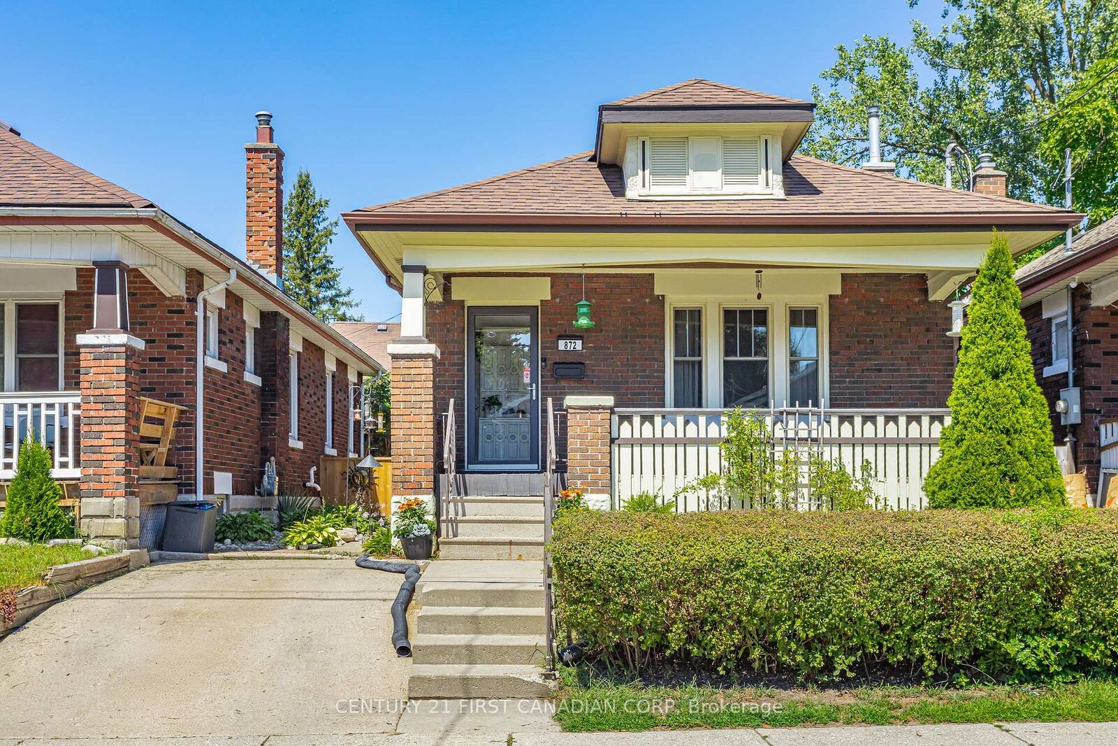 Photo de la propriété: 872 Lovett Street ON N5Z 1N5