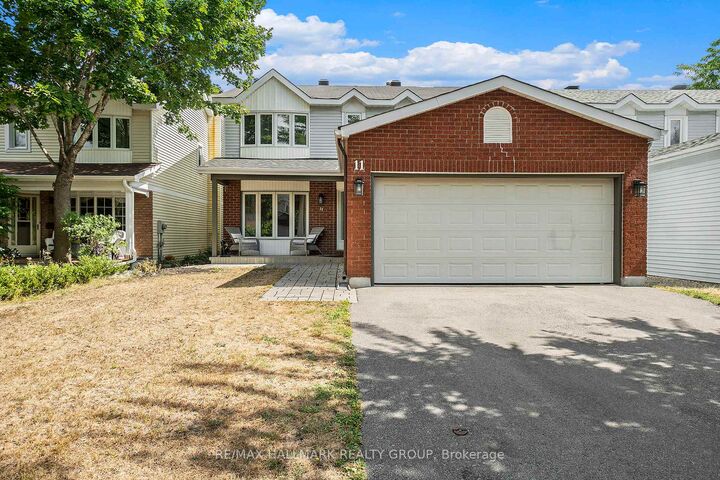 Property Photo: 11 Ellisson Way ON K1G 4N9