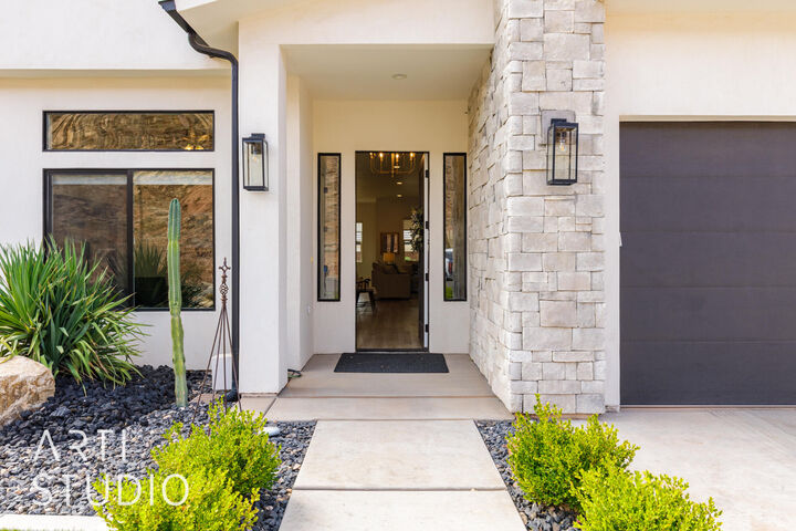 Property Photo: 3330 S Walnut Canyon Dr UT 84770