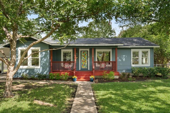 Property Photo: 5705 Woodview Avenue TX 78756