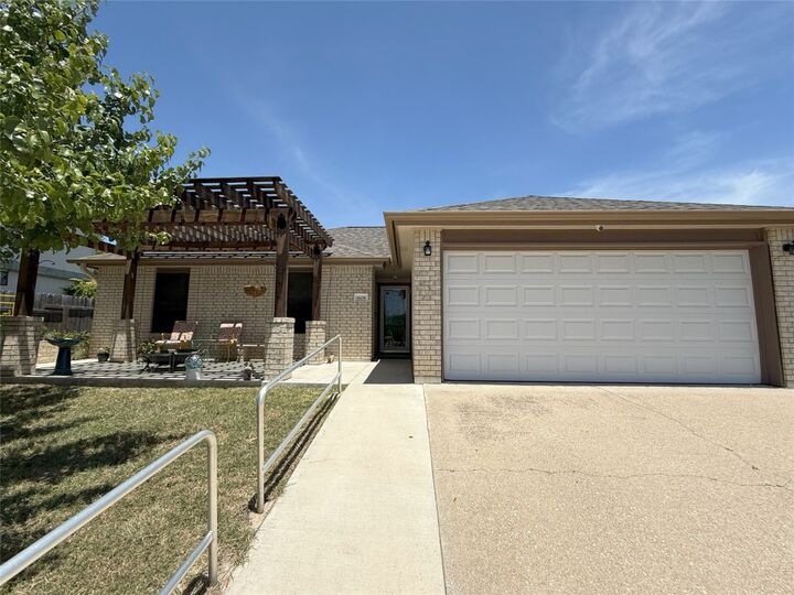 Property Photo: 1608 Mattie Drive TX 76522